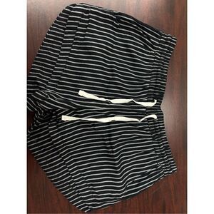 Billabong Stripe Black Shorts with Pocket Size Small